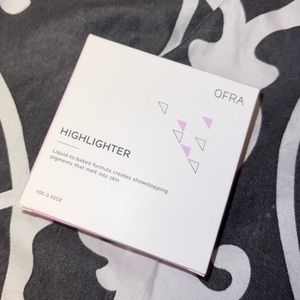 Ofra highlight pillow talk